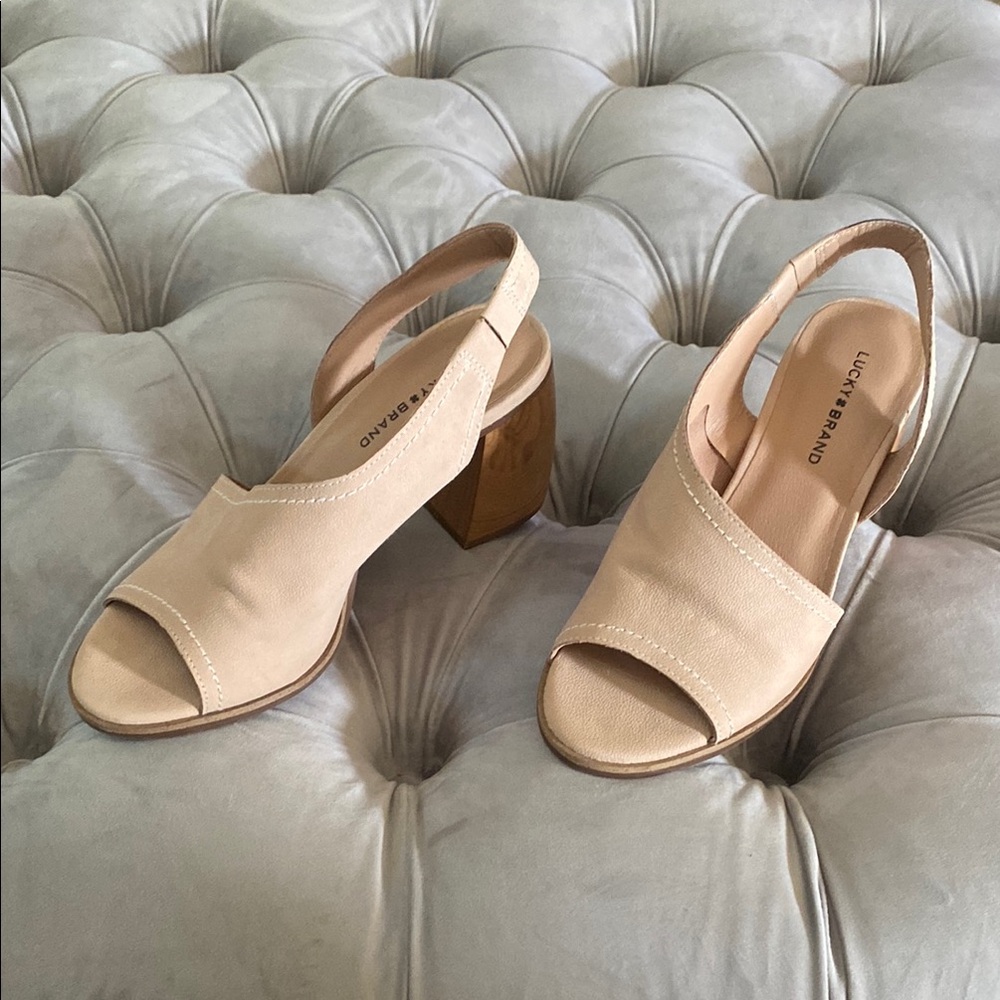 Lucky Brand Women's Cream Open-Toe Sandals